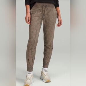 Lululemon Warm Down Jogger *7/8 Length Thread Dye Rover Black Size 8